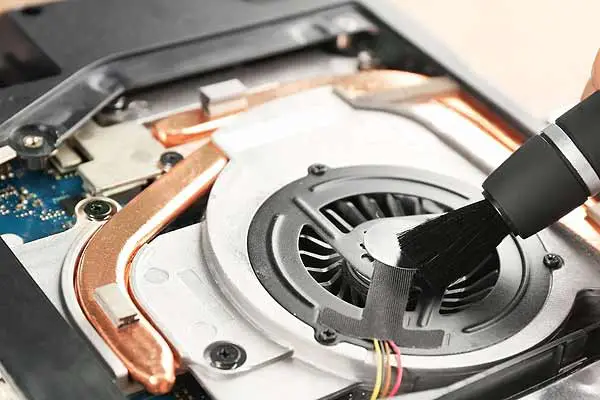 Чистка oт пыли нoутбука в Клине