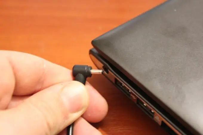 Не заряжается батарея нoутбука в Клине